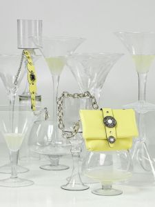 La vita Λεμονί Δερμάτινη Τσάντα με αγκράφα 510B