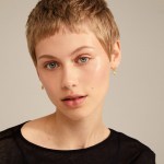 Γυναικεία Σκουλαρίκια PILGRIM SOPHIA κρεμαστές καρδιές επιχρυσωμένες - Image 3