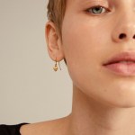 Γυναικεία Σκουλαρίκια PILGRIM SOPHIA κρεμαστές καρδιές επιχρυσωμένες - Image 2